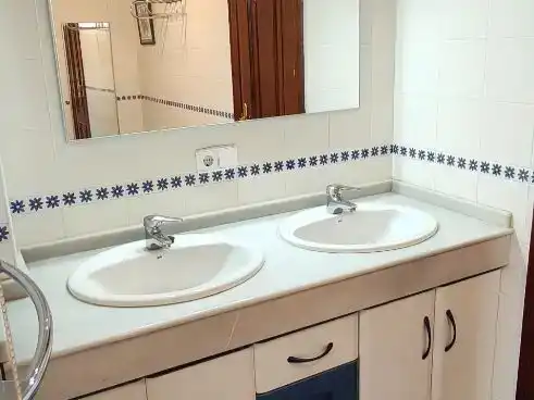Bany de Pis en venda en  Jaén Capital amb Aire condicionat