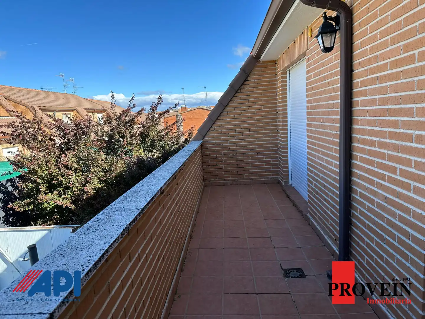 Terrassa de Casa adosada en venda en Santa Cruz del Retamar amb Calefacció, Jardí privat i Forn