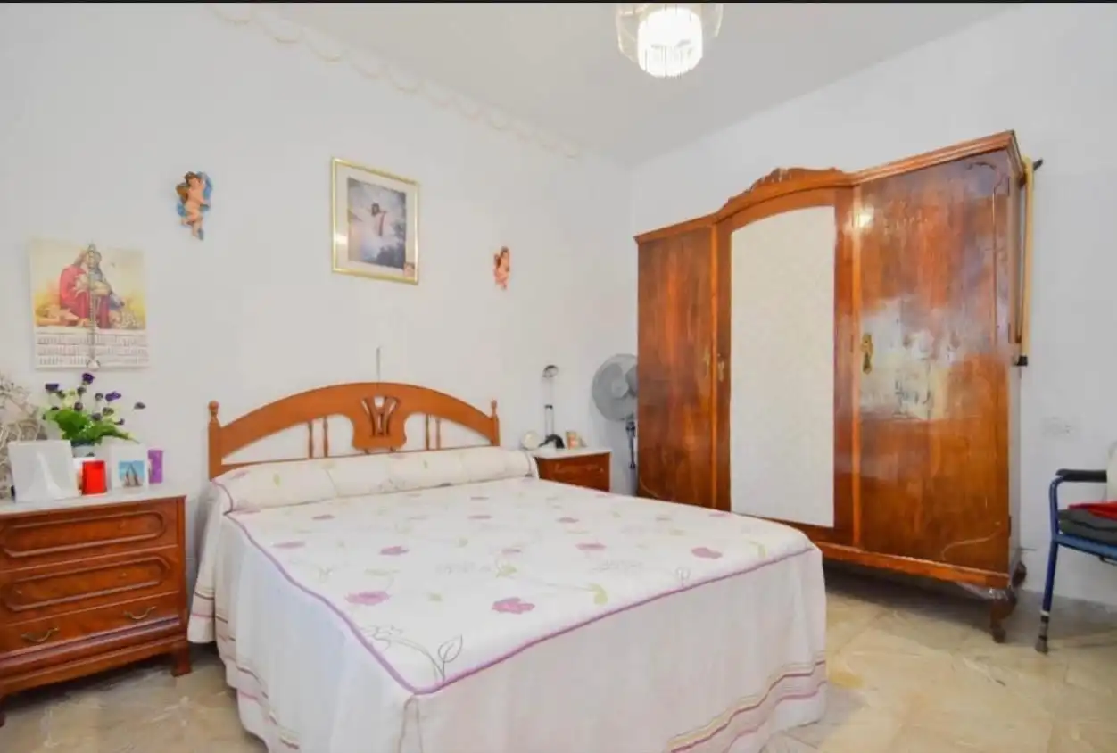 Dormitori de Casa o xalet en venda en Atarfe