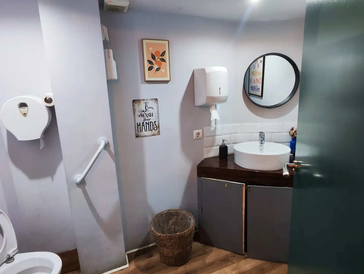 Business premises for transfer in Eixample, imagen 16