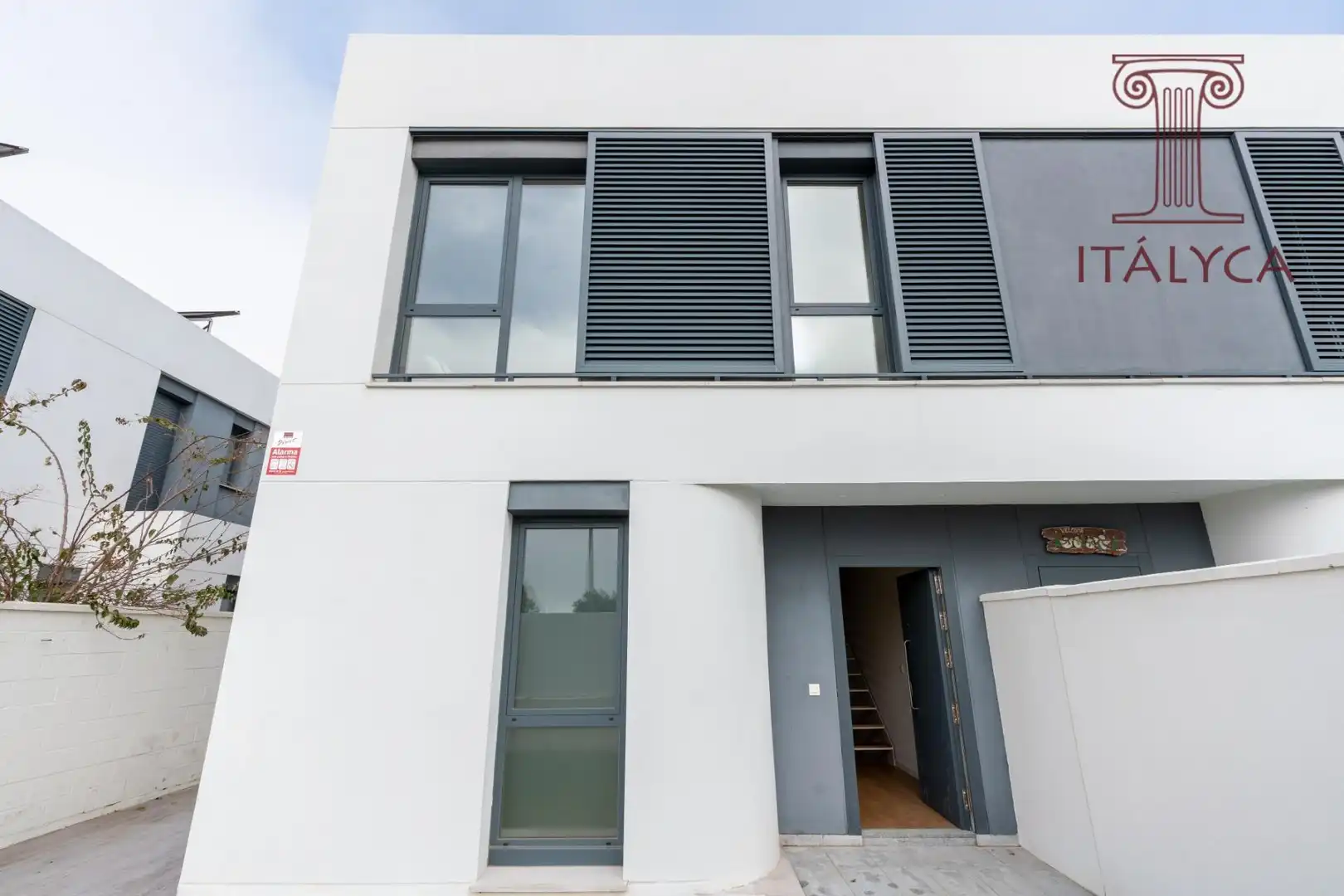 Exterior view of Detached homes for sale in Mairena del Aljarafe  with Heating, Private garden and Terrace