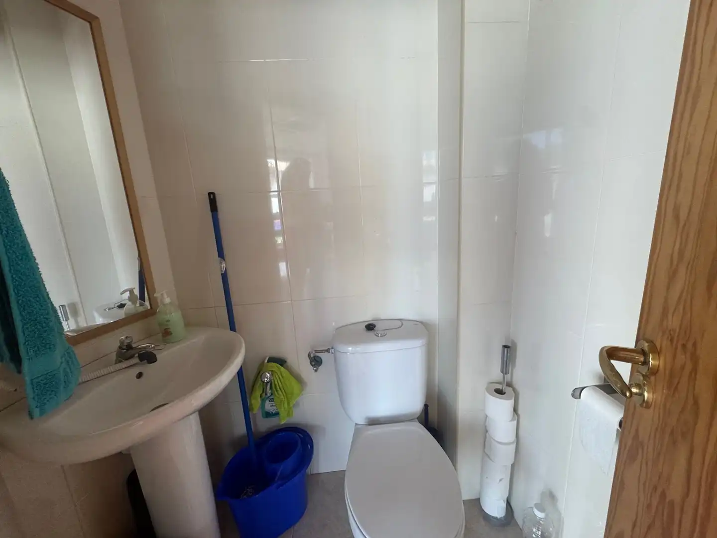 Badezimmer von Geschaftsraum zur Miete in Valderrobres mit Klimaanlage und Heizung