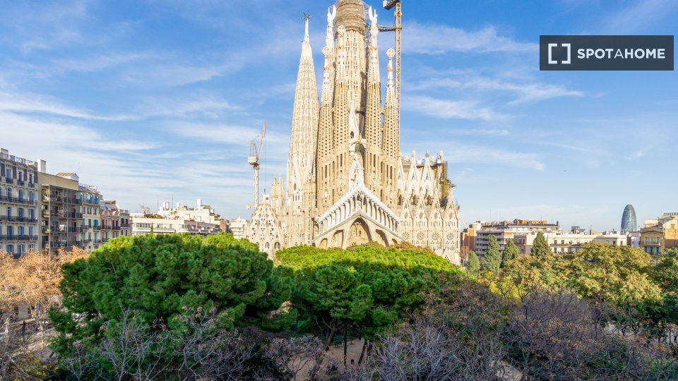 Jardín de Piso de alquiler en  Barcelona Capital con Aire acondicionado, Calefacción y Amueblado