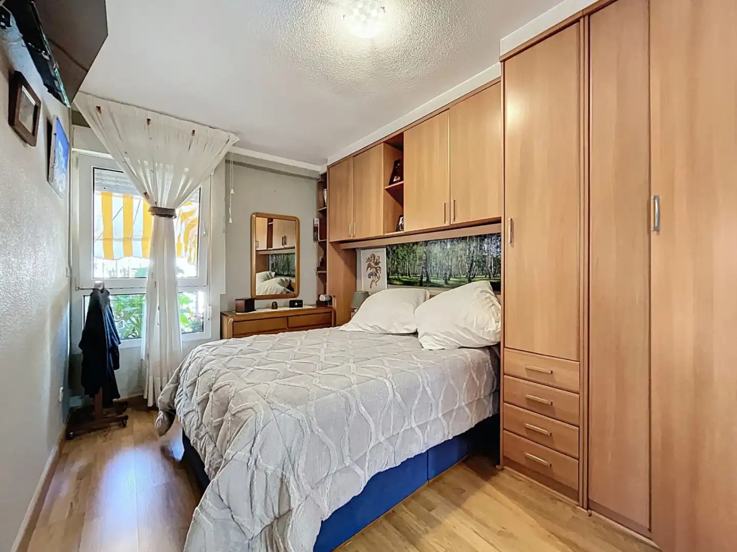 Schlafzimmer von Wohnung zum Verkauf in L'Alfàs del Pi mit Klimaanlage, Privatgarten und Schwimmbad