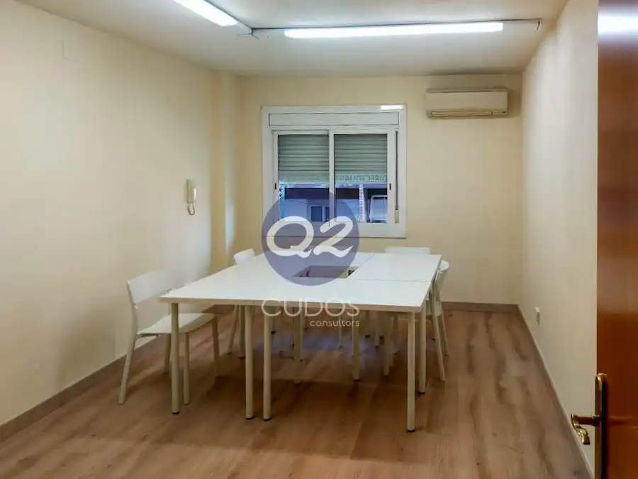 Office for rent in Lleida  with Air Conditioner