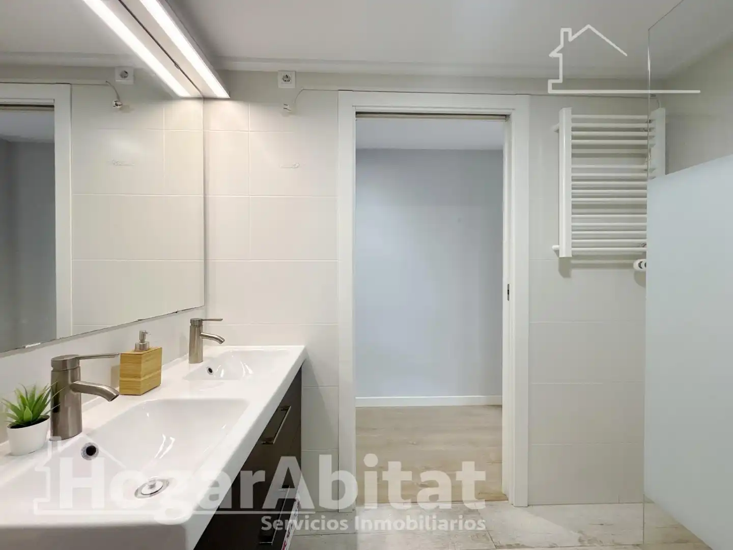 Bany de Pis en venda en Gandia amb Aire condicionat i Balcó