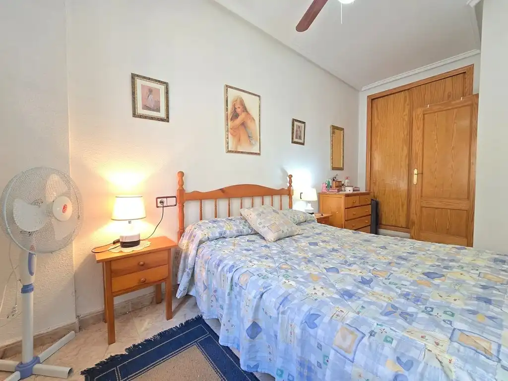 Bedroom of Flat for sale in Torrevieja  with Furnished