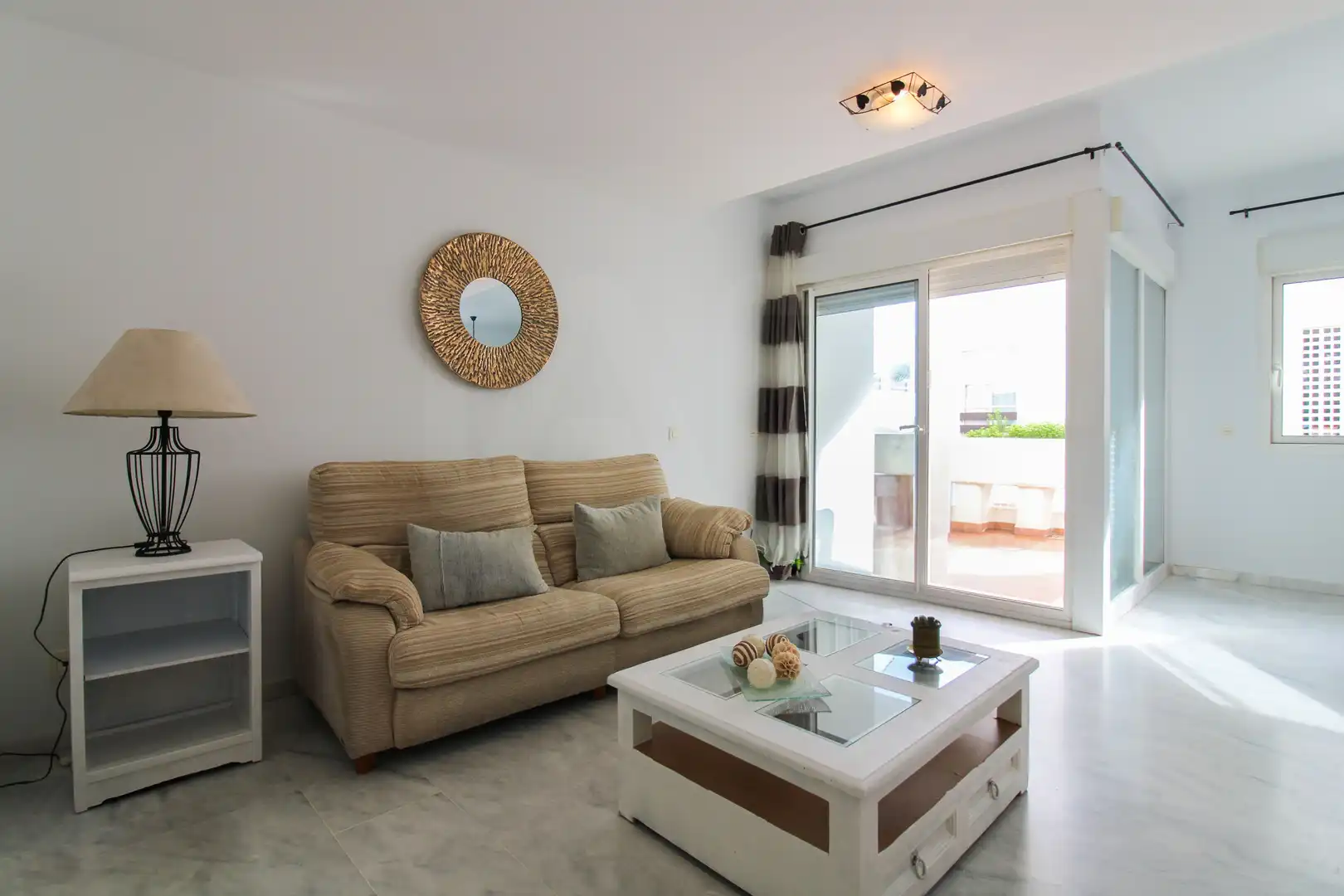 Living room of Flat for sale in Estepona  with Air Conditioner, Heating and Terrace