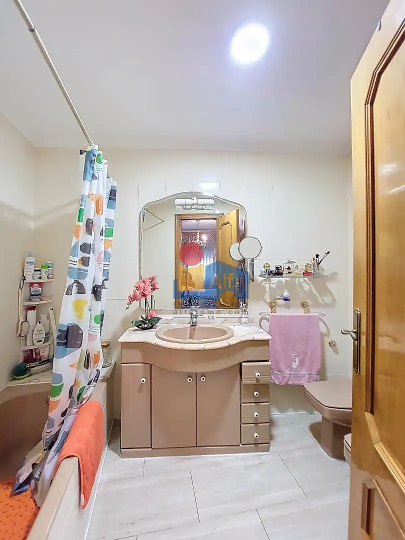 Bathroom of Flat for sale in Picassent  with Air Conditioner and Balcony