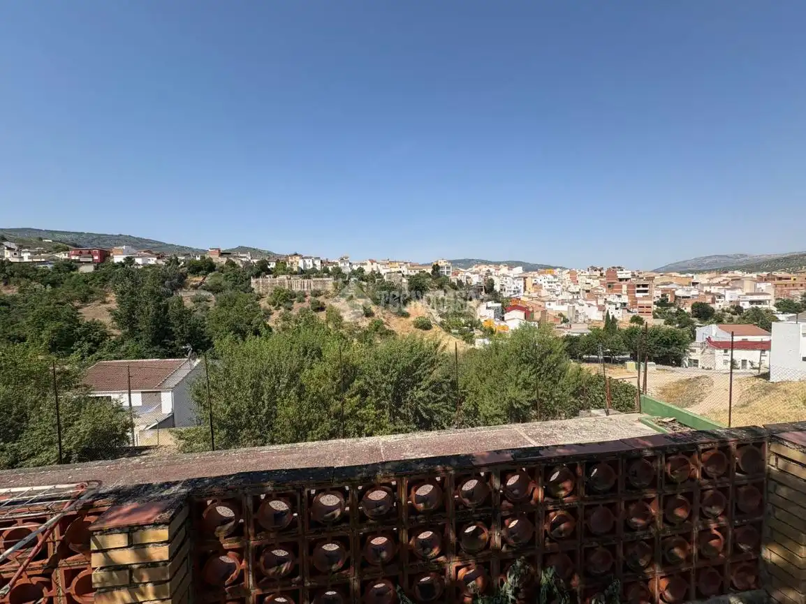 Vista exterior de Casa o xalet en venda en Fuensanta de Martos amb Aire condicionat, Calefacció i Balcó