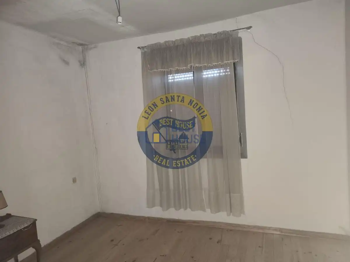 Houses for sale in Rioseco de Tapia  with Storage room and Balcony