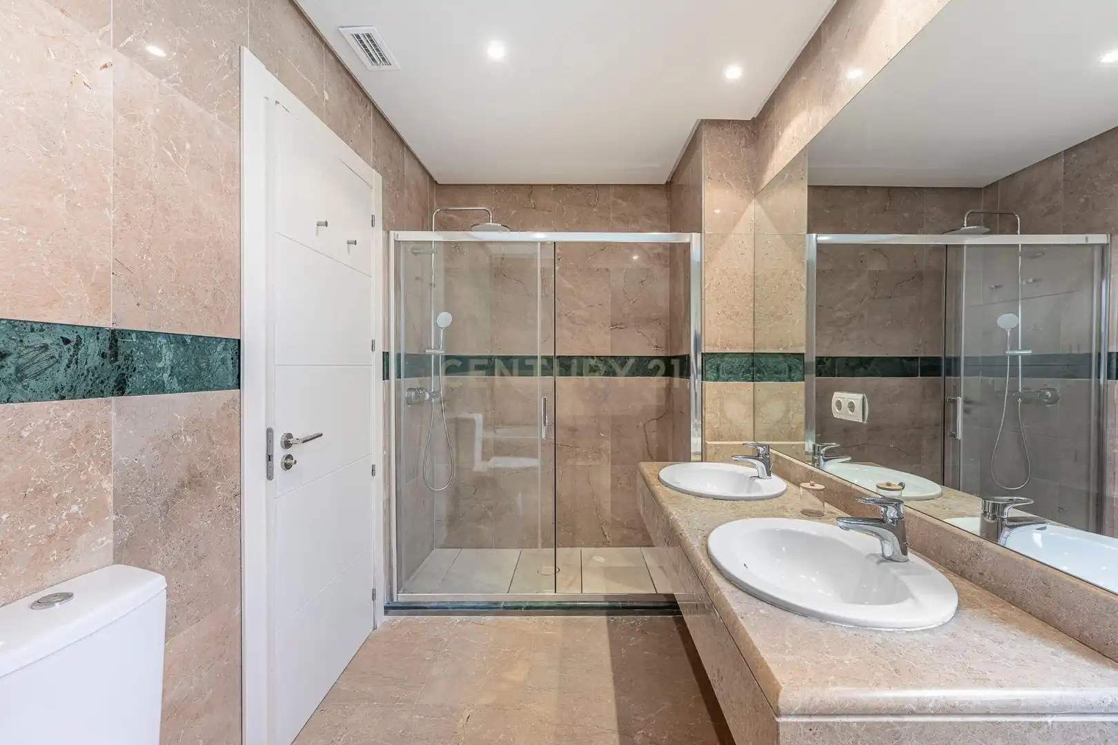 Bany de Apartament en venda en Marbella amb Aire condicionat, Traster i Forn