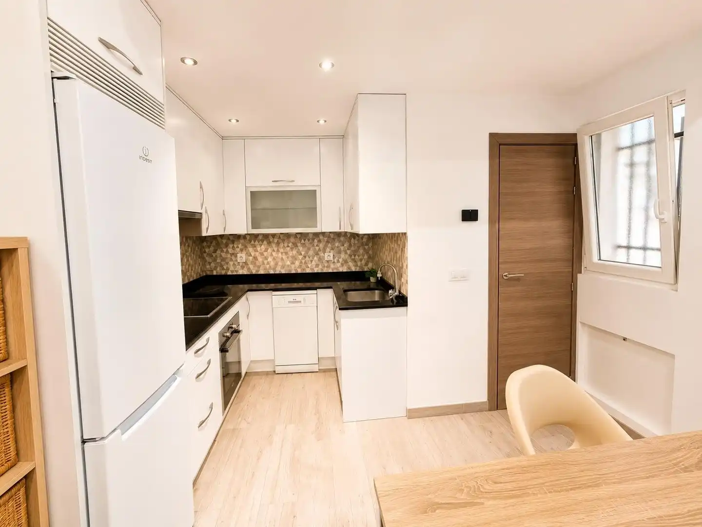 Cuina de Apartament en venda en Madrid amb Aire condicionat, Calefacció i Moblat