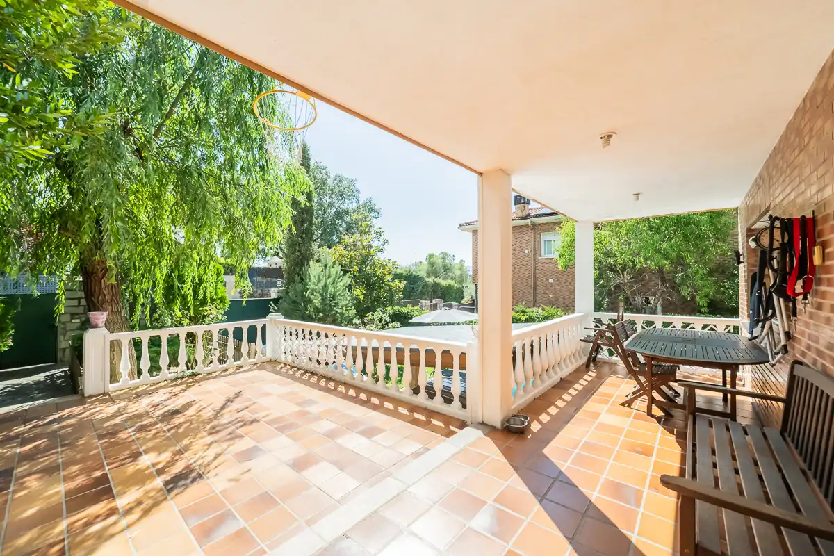 Terrassa de Casa o xalet en venda en Colmenarejo amb Aire condicionat, Calefacció i Jardí privat