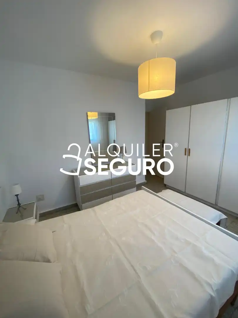 Habitación de Piso de alquiler en Guadalajara con Calefacción, Terraza y Amueblado