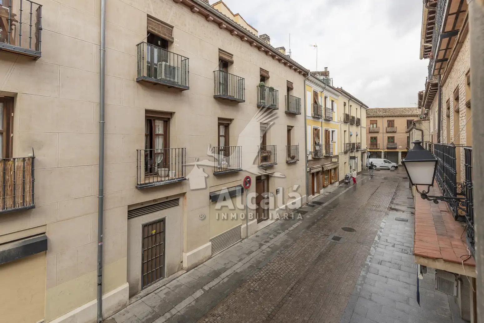 Vista exterior de Casa o xalet en venda en Alcalá de Henares amb Calefacció, Traster i Balcó