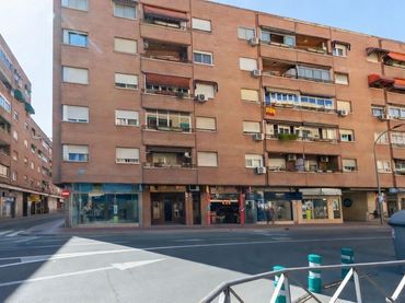 Appartamento con ascensore in vendita a Avenida Reyes Católicos