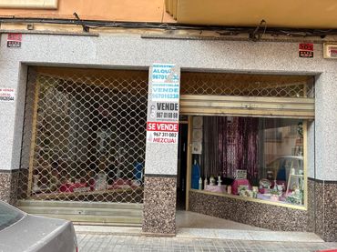 Local comercial en venda a Calle Calle del Caudete, 1 1