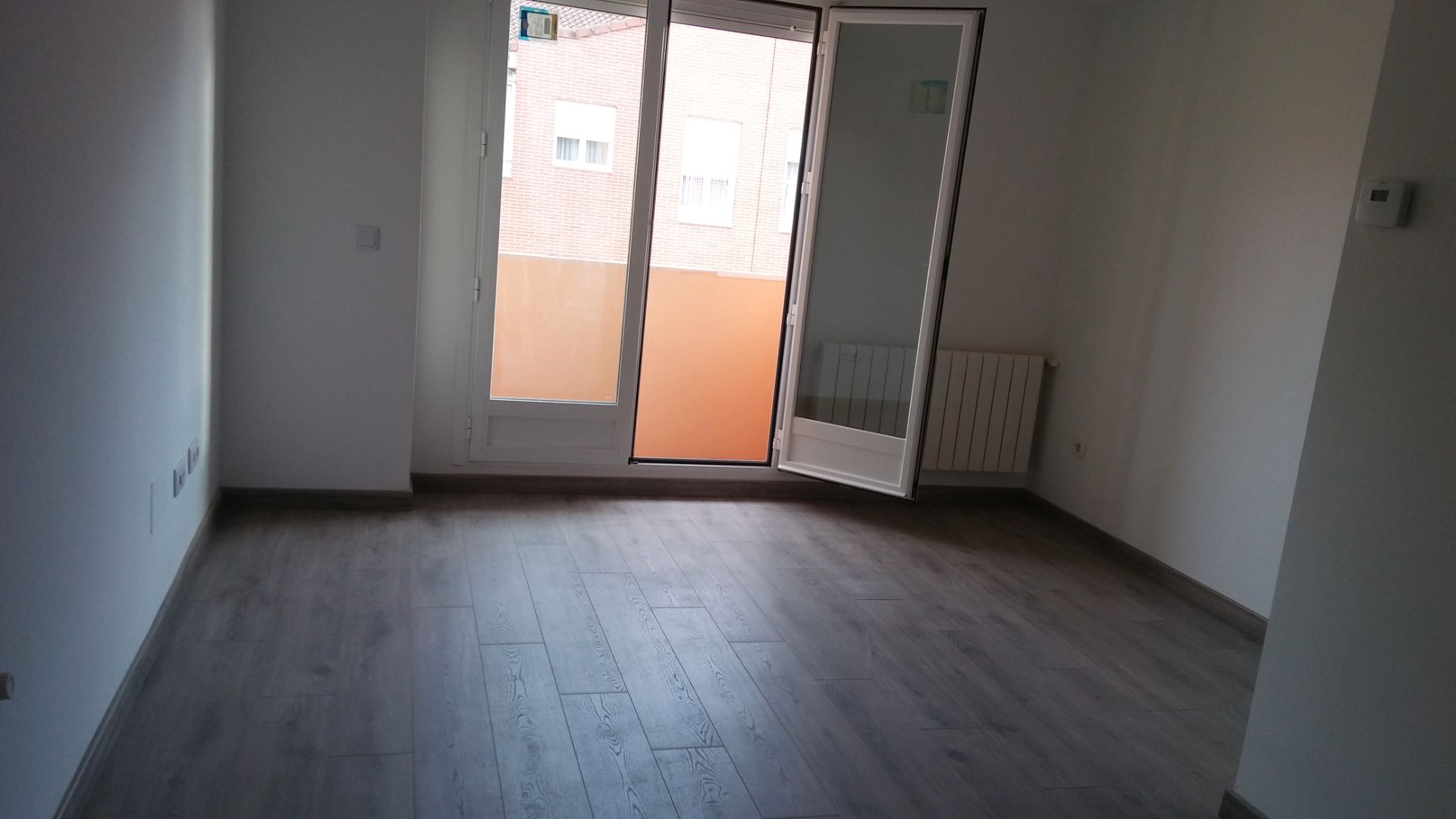 Dormitori de Apartament de lloguer en Segovia Capital amb Calefacció, Parquet i Traster