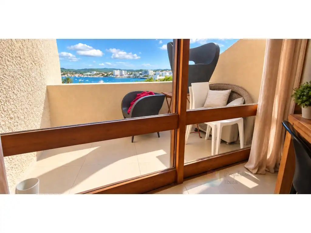 Terrassa de Apartament en venda en Sant Agustí - Cala de Bou  