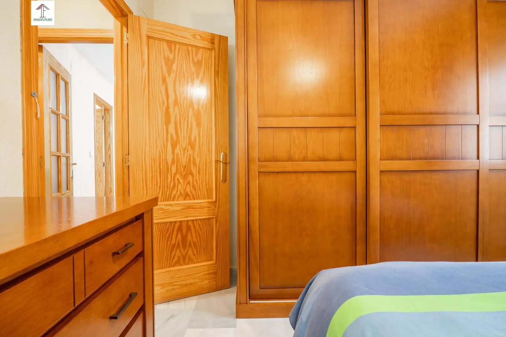 Habitación de Piso en venta en Ogíjares con Aire acondicionado, Calefacción y Amueblado