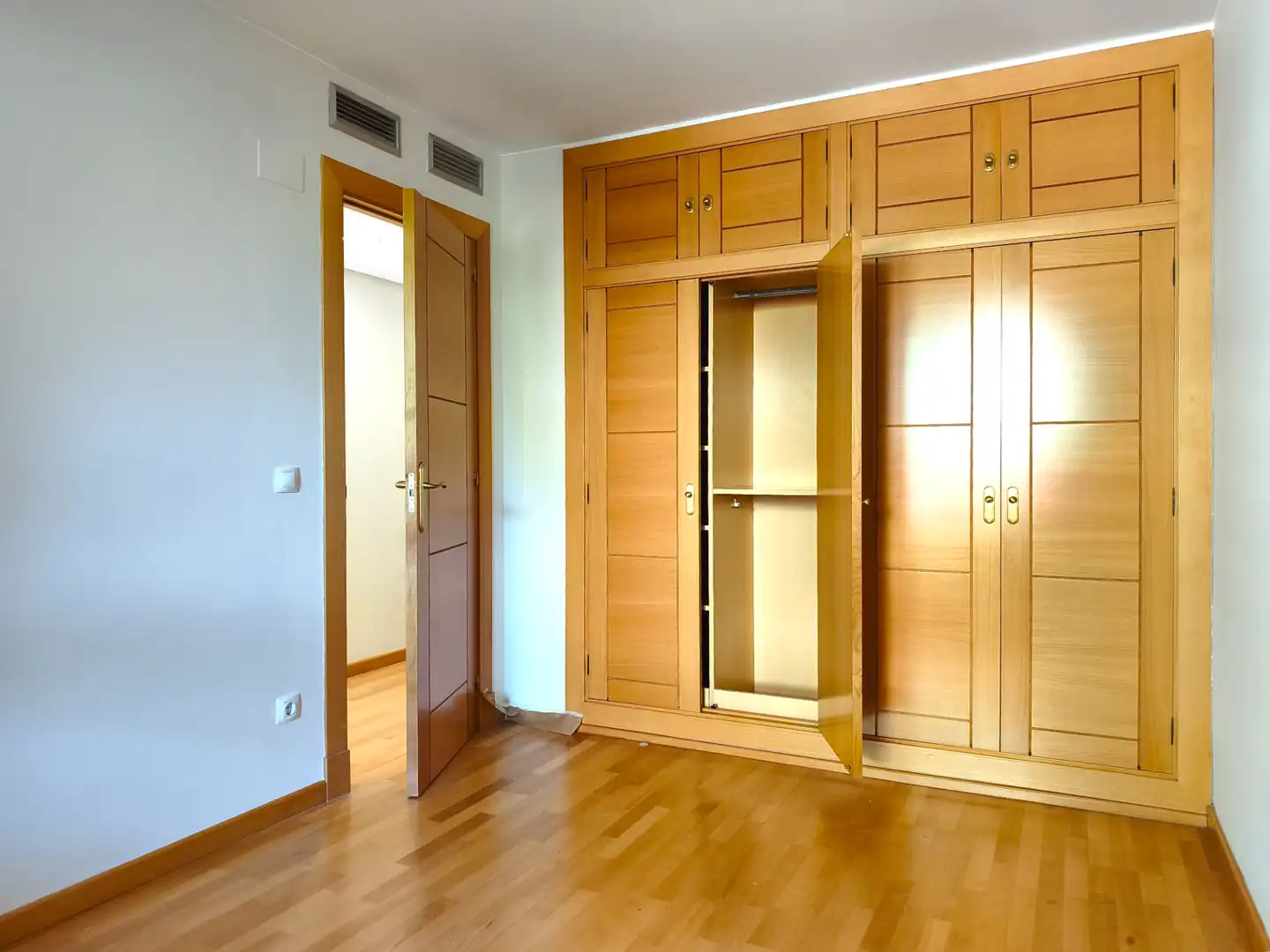 Habitación de Casa o chalet en venta en Zaragoza con Aire acondicionado, Jardín privado y Parquet