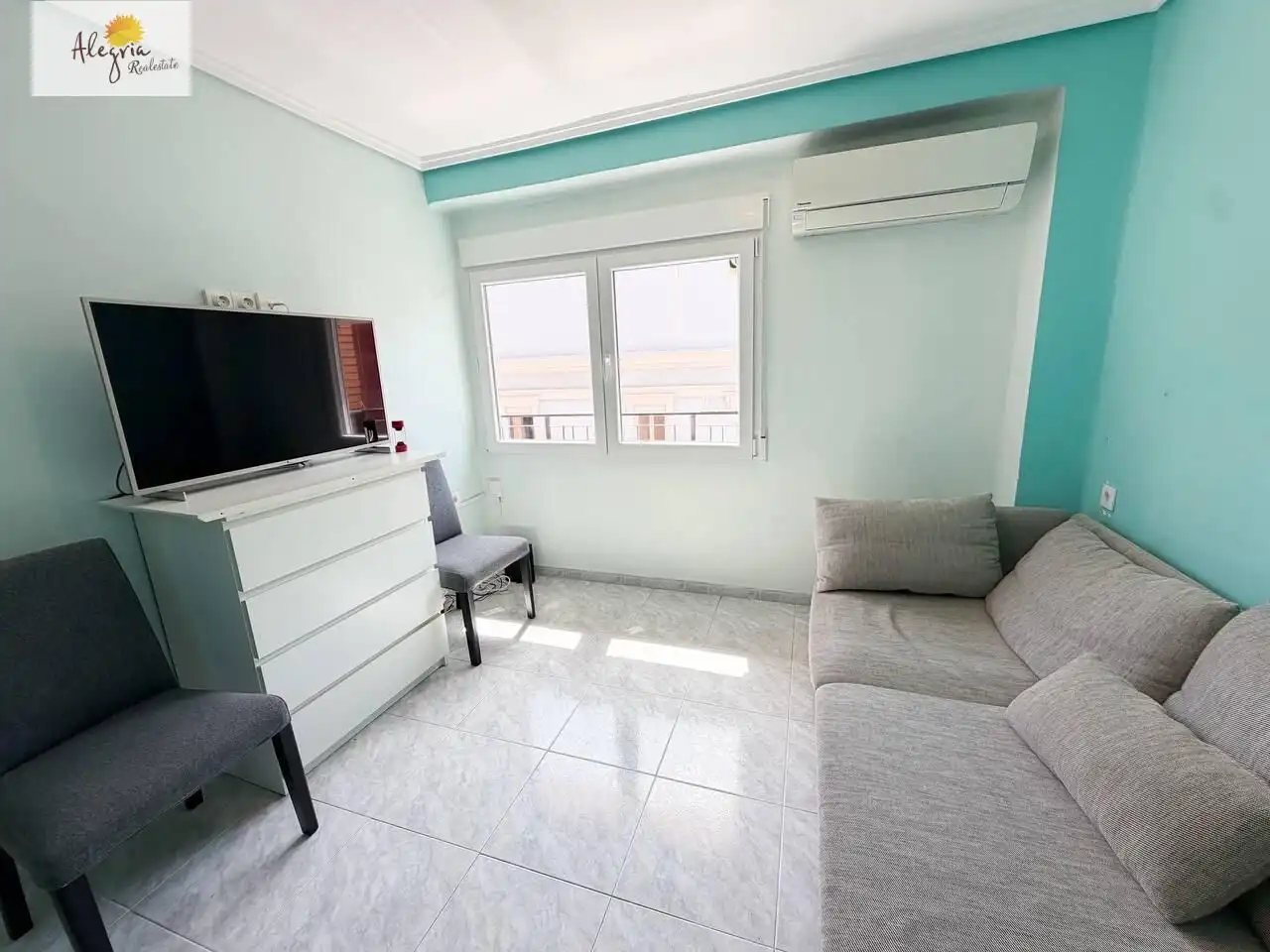 Dormitori de Apartament de lloguer en Valencia amb Aire condicionat, Moblat i Balcó