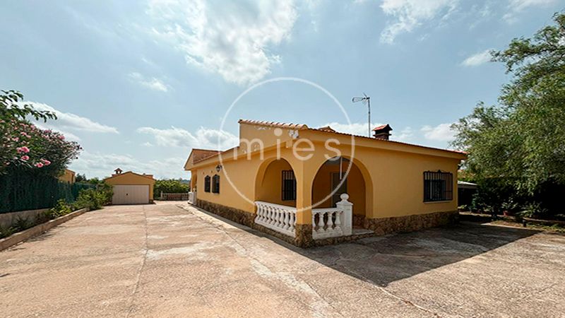 Vista exterior de Casa o chalet en venta en Turís con Jardín privado, Terraza y Trastero