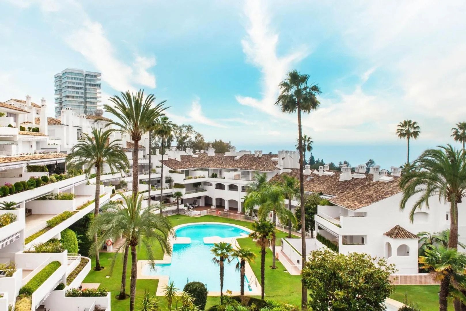 Exterior view of Duplex for sale in Marbella  with Air Conditioner, Terrace and Community pool