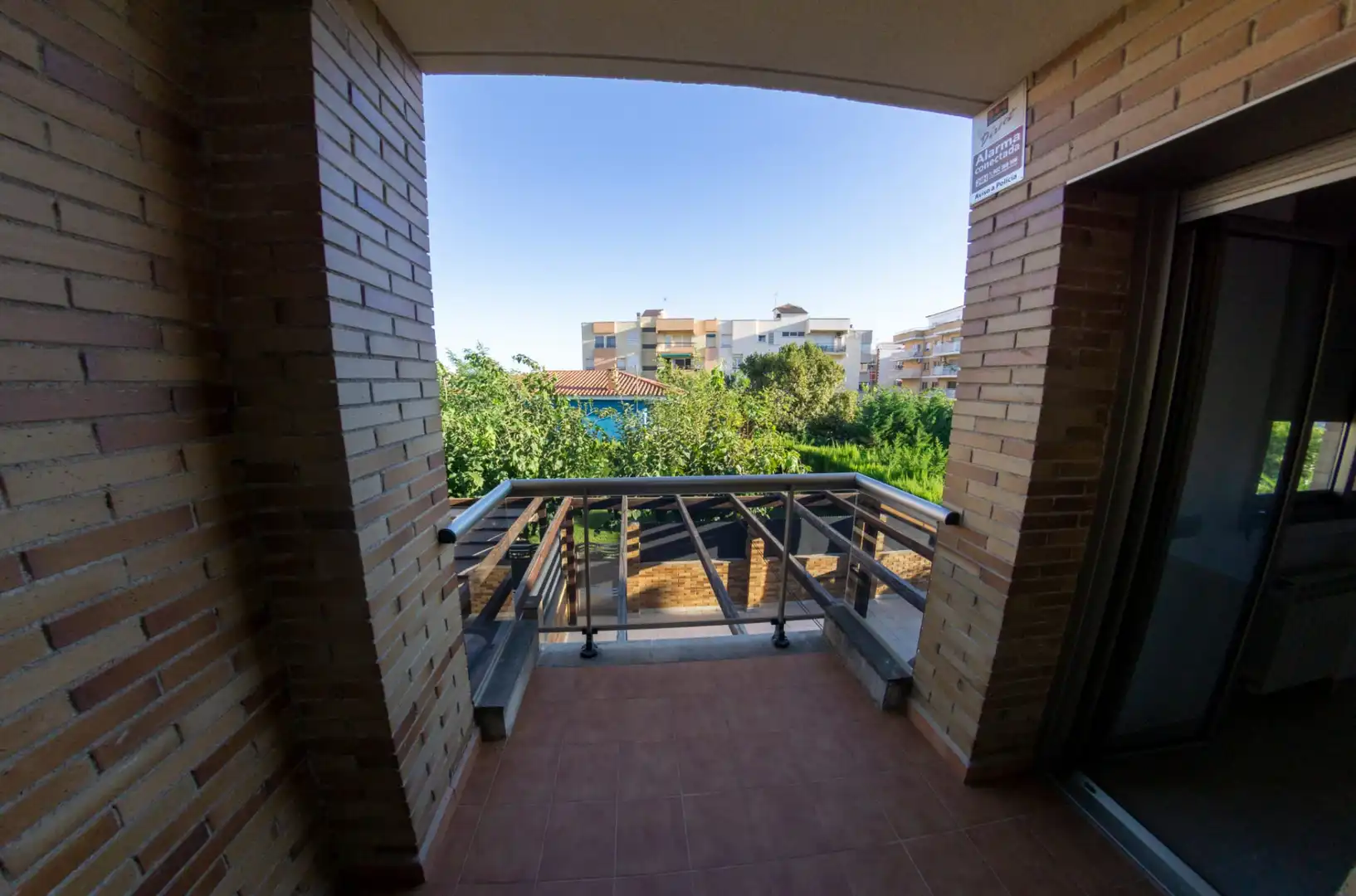 Casa aparellada amb terrassa en venda a Carrer d'Escornalbou 14, imagen 9