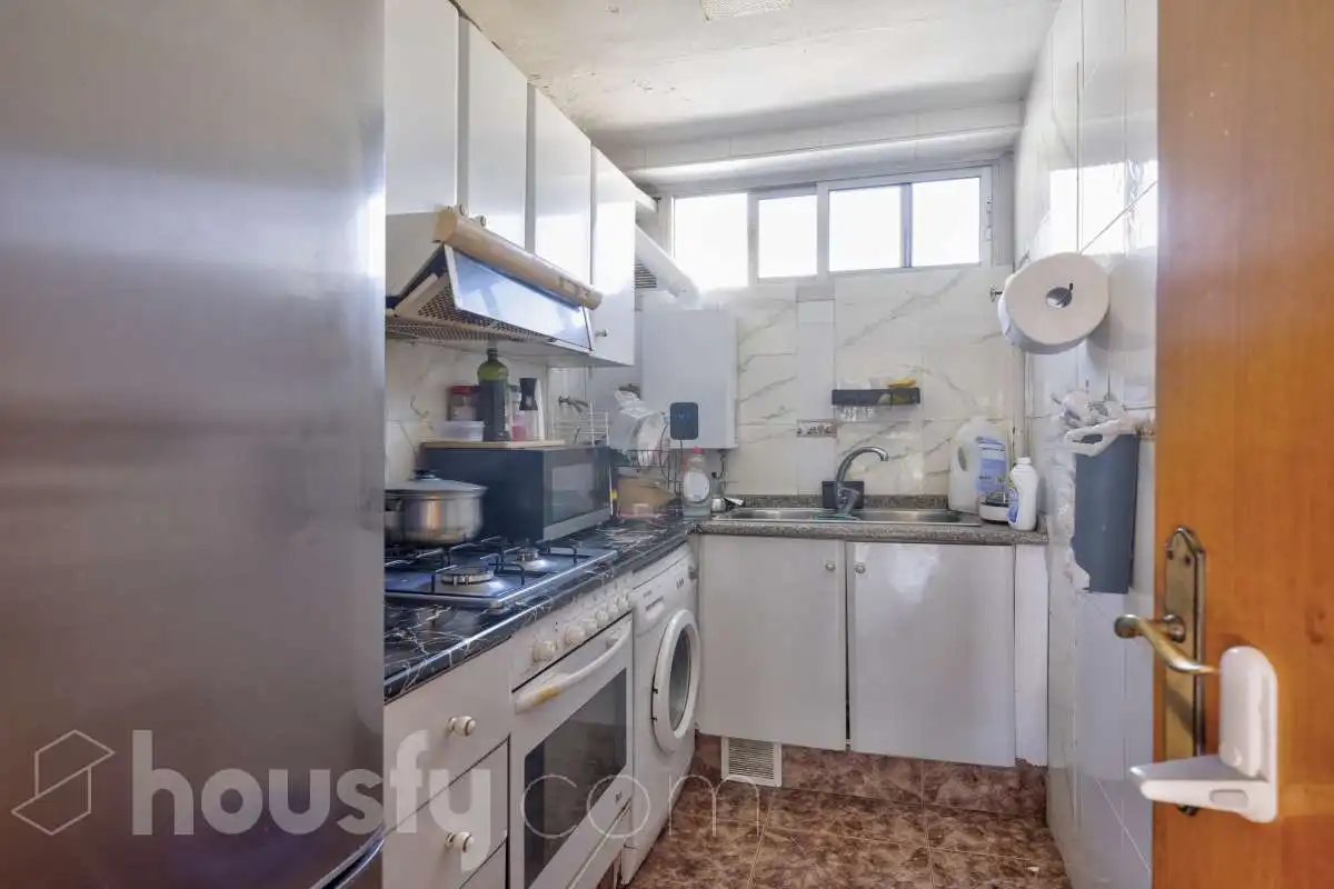 Küche von Wohnung zum Verkauf in Barcelona mit Klimaanlage, Terrasse und Balkon