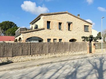 Casa con jardín en venta en Carrer del Pla 1