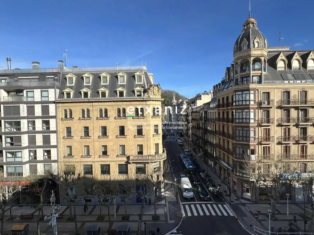 Vista exterior de Piso de alquiler en Donostia - San Sebastián  con Calefacción, Terraza y Horno