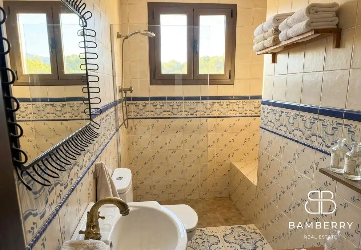 Bathroom of Houses for sale in Castelldefels
