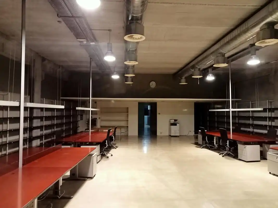 Nave industrielle avec ascenseur à louer à Plaça del Vapor, imagen 3