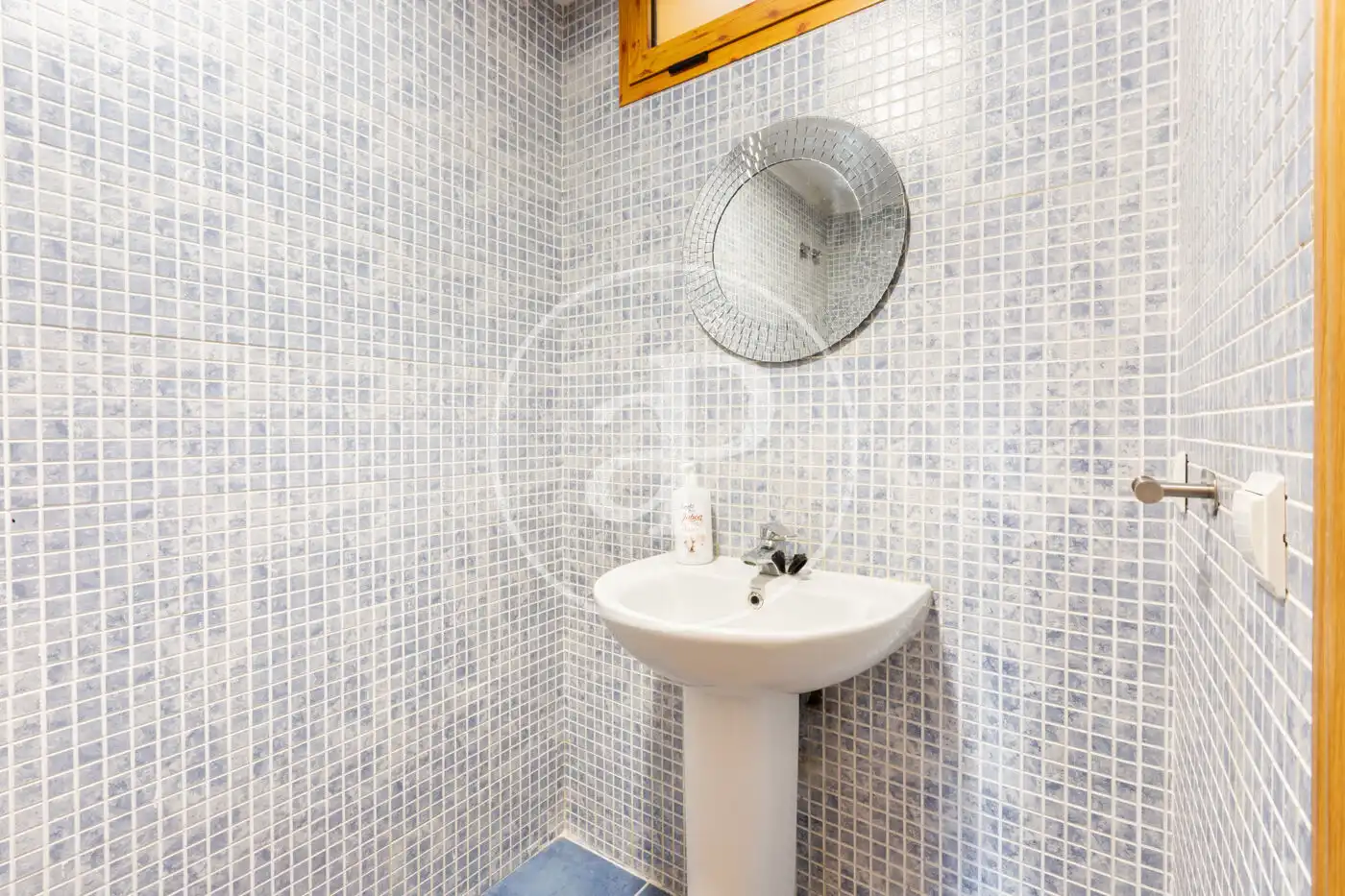 Baño de Casa adosada en venta en Chiva con Aire acondicionado, Calefacción y Jardín privado