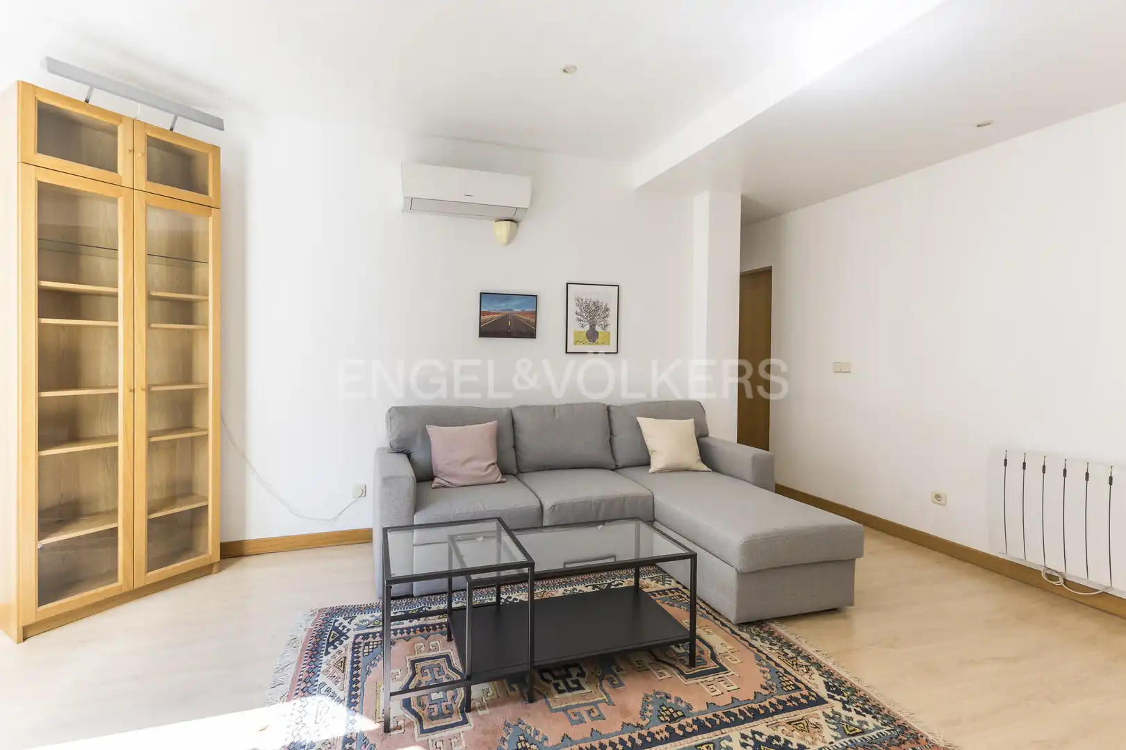 Living room of Flat for rent in Madrid  with Air Conditioner, Heating and Furnished