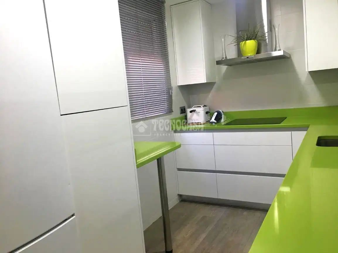 Cocina de Piso en venta en Parla con Aire acondicionado