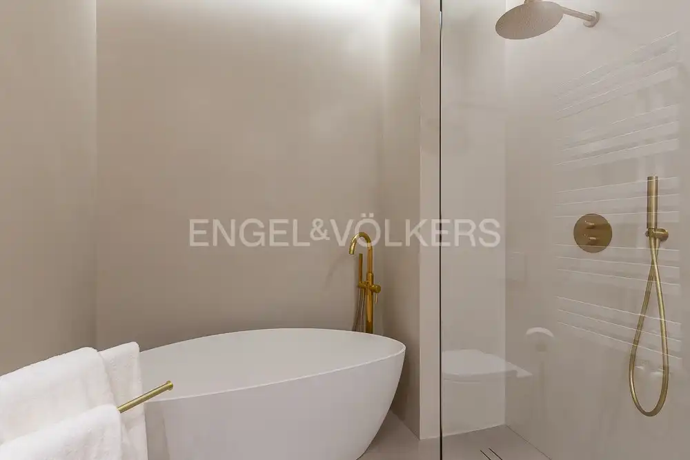 Baño de Ático de alquiler en Valencia con Aire acondicionado, Calefacción y Terraza