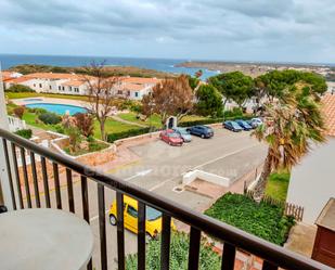 Vista exterior de Apartament en venda en Es Mercadal amb Jardí privat, Terrassa i Piscina