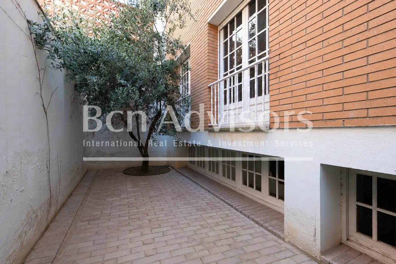 Vista exterior de Casa adosada en venta en Sant Just Desvern con Aire acondicionado, Calefacción y Parquet
