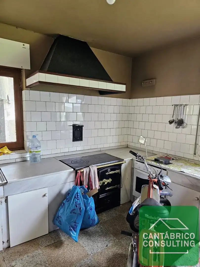 Cuina de Casa o xalet en venda en Navia amb Calefacció