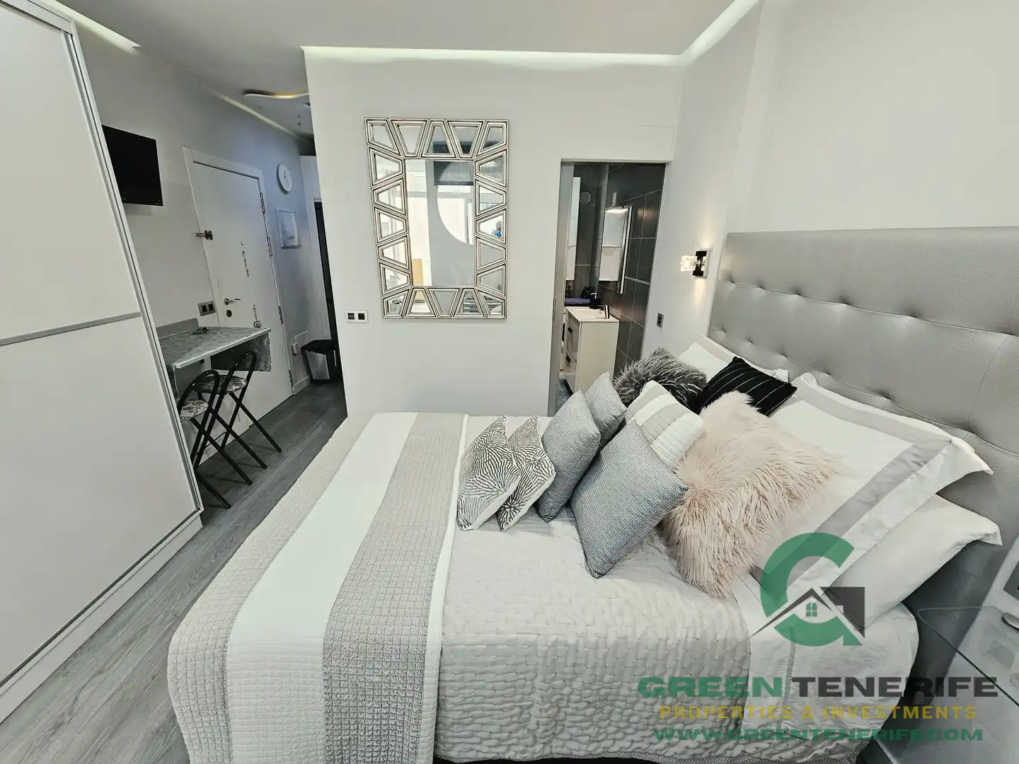 Flat with terrace for sale in Avenida Venezuela, imagen 3