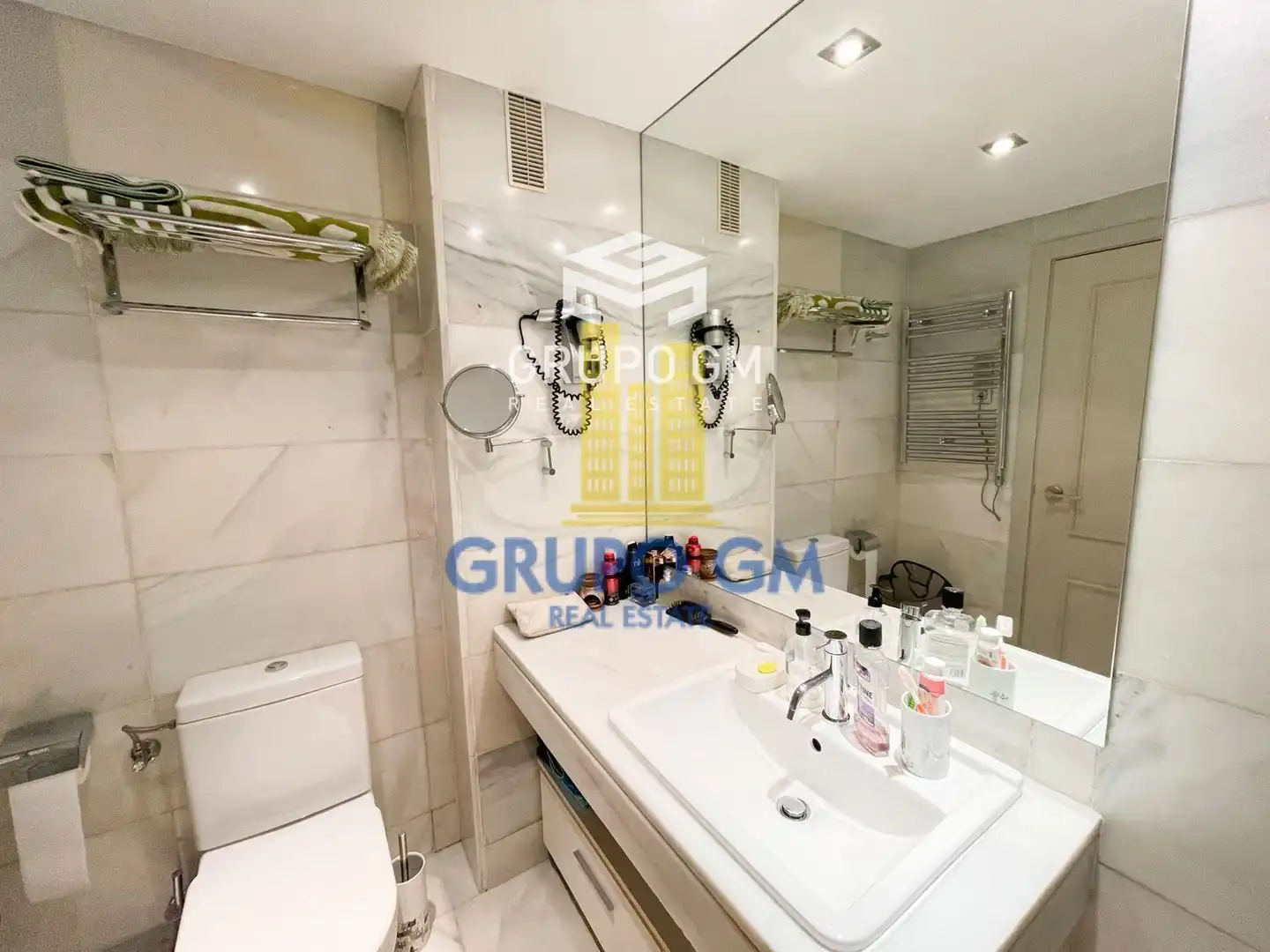 Baño de Piso de alquiler en Madrid con Aire acondicionado y Amueblado