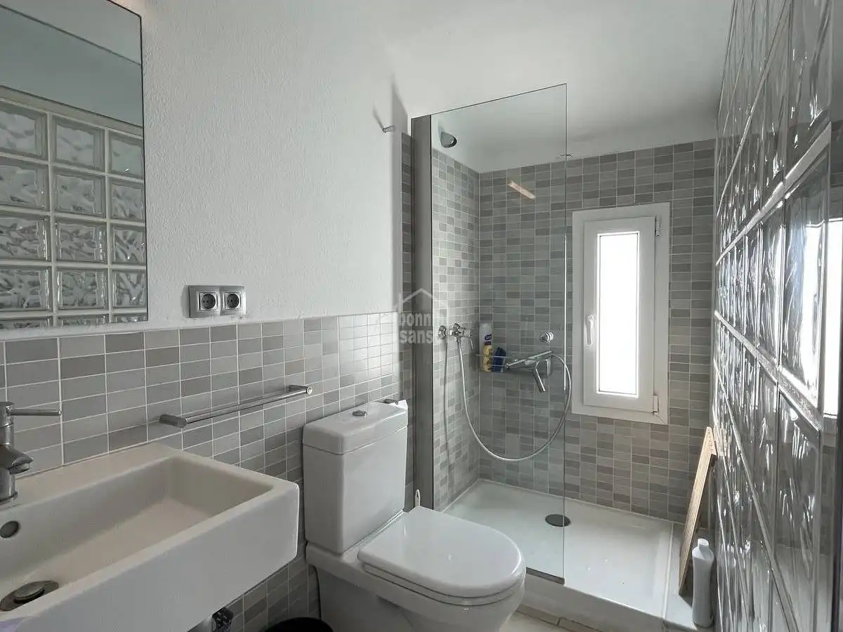 Badezimmer von Wohnungen zum Verkauf in Ciutadella de Menorca mit Heizung, Terrasse und Möbliert