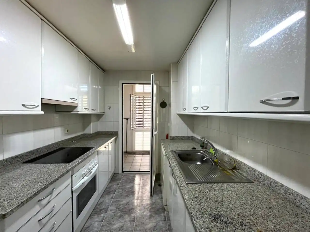 Cuina de Pis en venda en Girona amb Aire condicionat, Calefacció i Terrassa