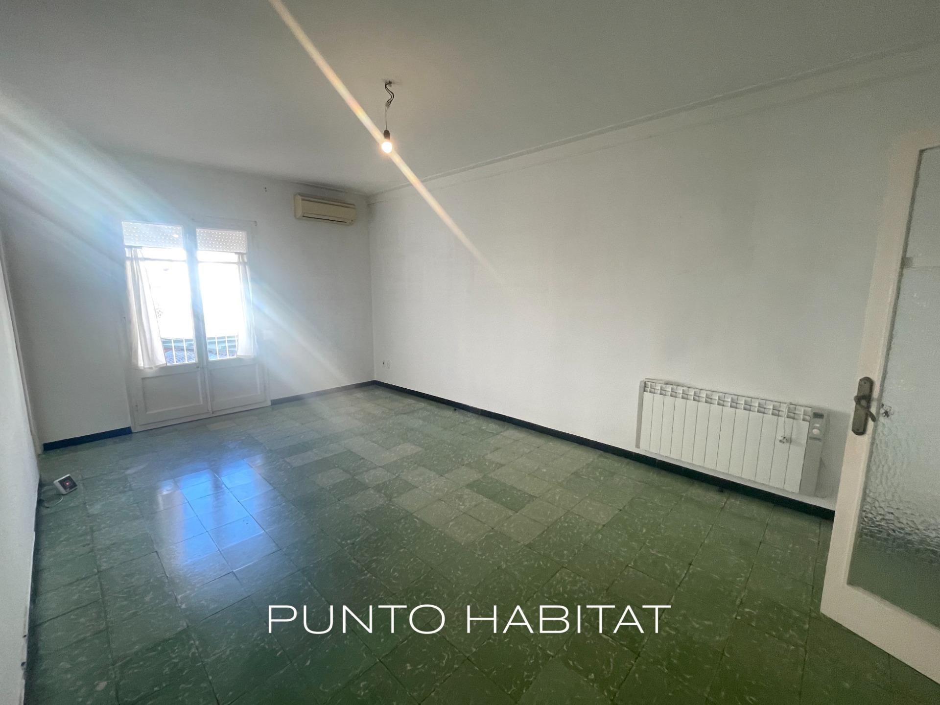 Living room of Flat for sale in  Barcelona Capital  with Air Conditioner, Heating and Balcony