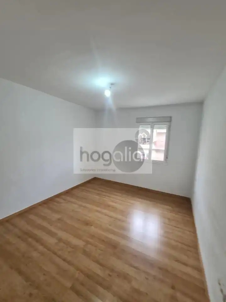 Bedroom of Flat for rent in  Sevilla Capital  with Air Conditioner and Terrace