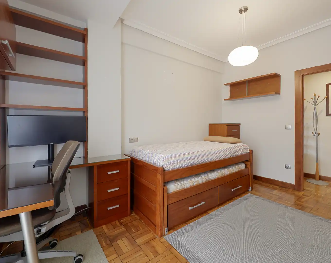 Bedroom of Flat for sale in Gijón   with Heating, Parquet flooring and Terrace