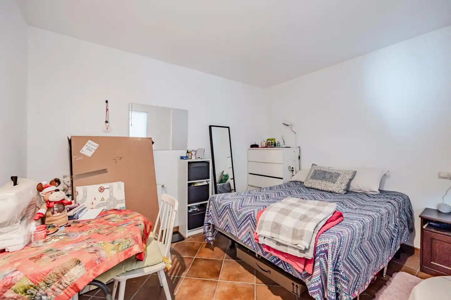 Habitación de Casa adosada en venta en Madrid con Calefacción, Jardín privado y Piscina